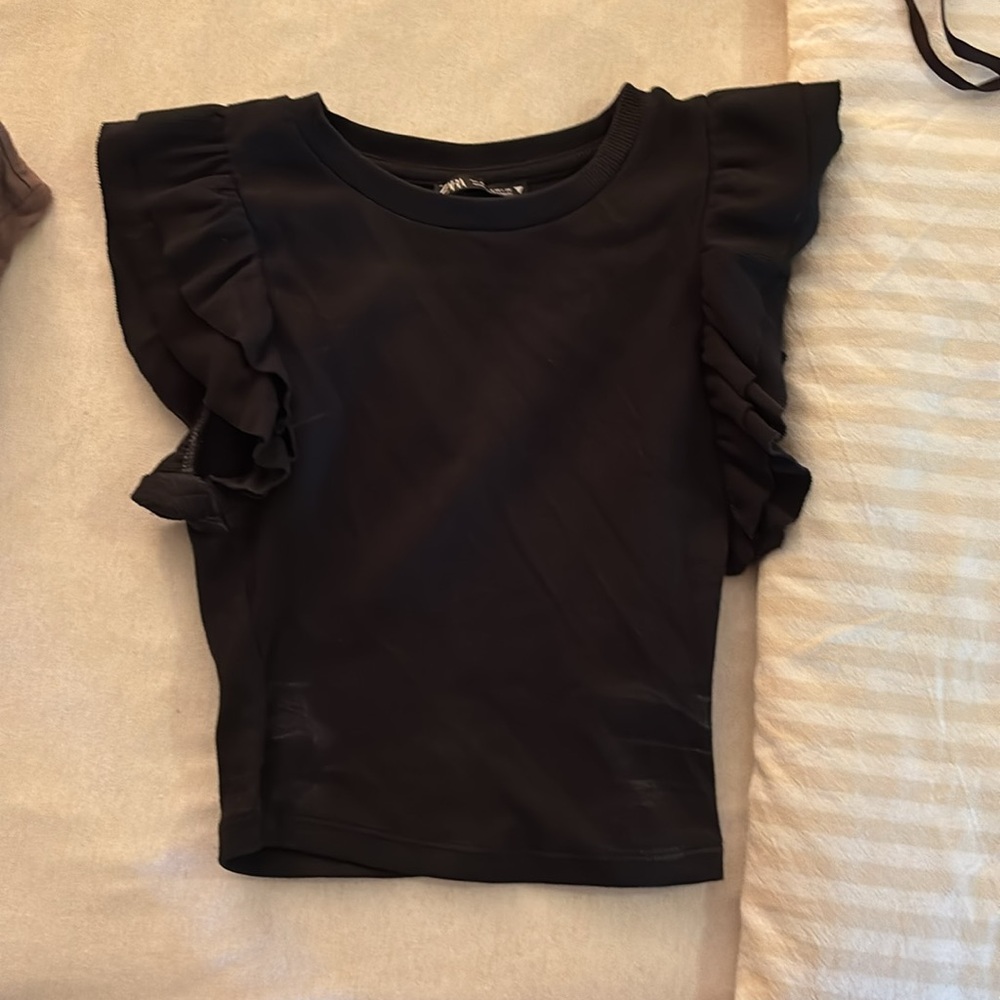 Zara Ribbed Ruffle Top - Picture 7 of 8